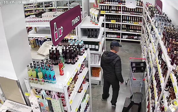 В Островском задержали мужчину, укравшего водку и телефон из магазина