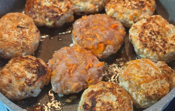 Котлеты из рыбных консервов готовлю, как никто из знакомых: от мясных не отличить, а стоят в 5 раз дешевле – вкусно и просто