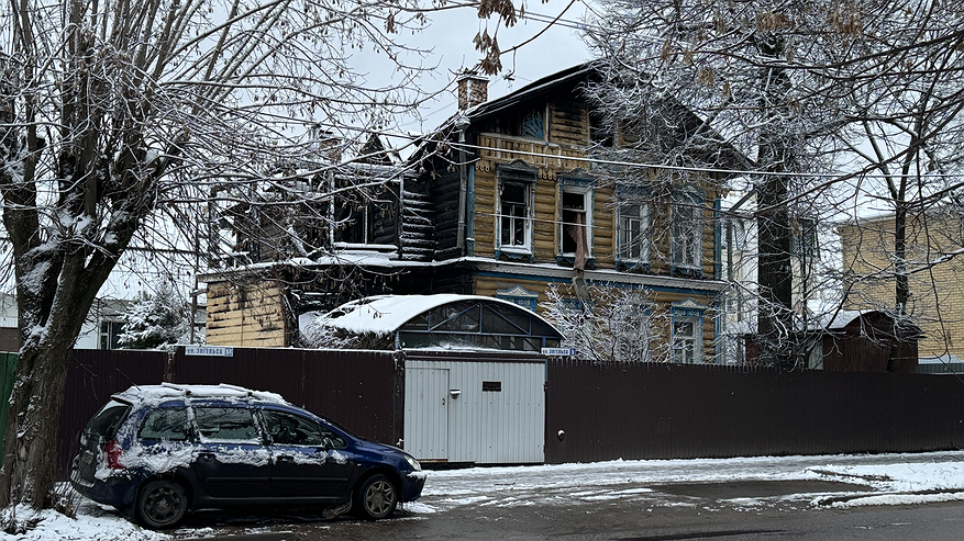 Главная картинка новости: После пожара реконструкция объектов на улице Энгельса так и не начались