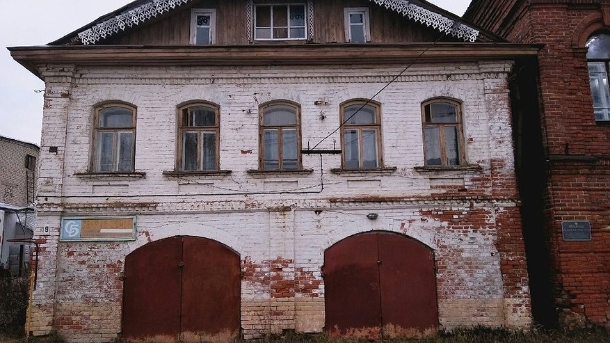 Главная картинка новости: Дом XIX века в Сусанино избежал изъятия: нашелся владелец