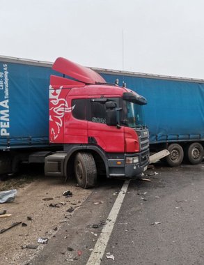В жутком массовом ДТП на костромской трассе погибли отец с сыном