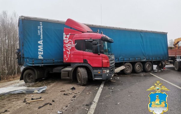 В жутком массовом ДТП на костромской трассе погибли отец с сыном