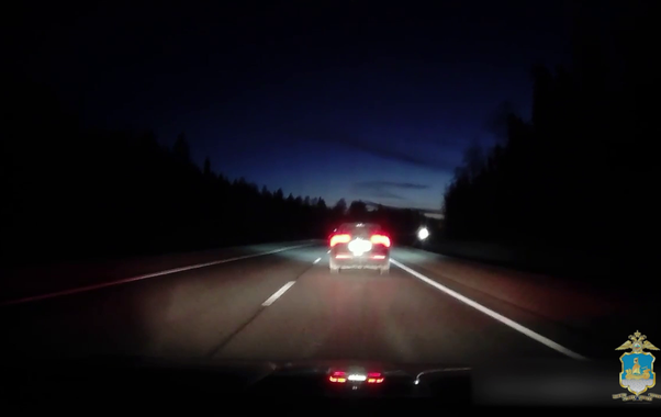 Костромской лихач устроил погоню с выездом на встречку