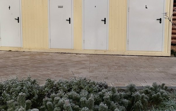 Вандалы устроили погром в туалете парка «Буйская Стрелка»