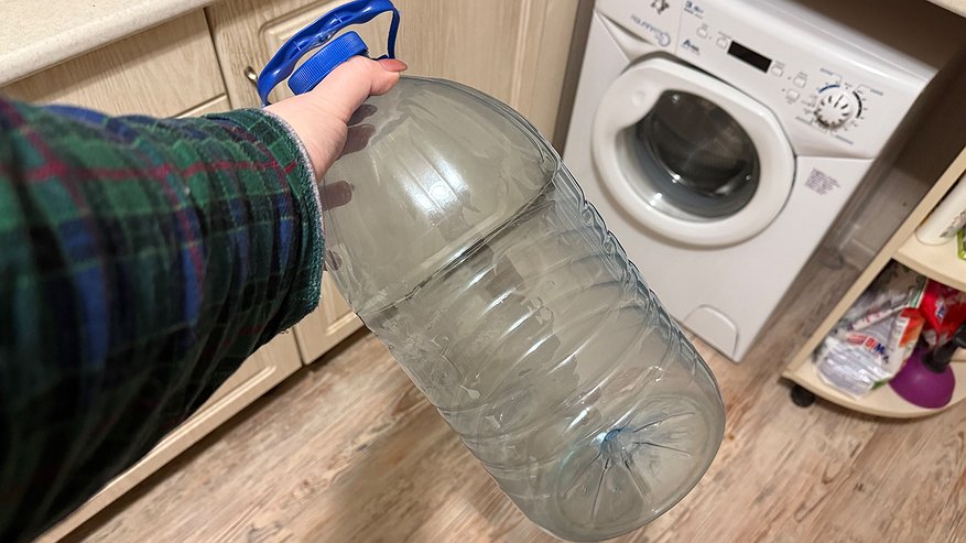 Главная картинка новости: Пластиковые бутылки 5 литров берегу — словно зеницу ока: вот что из них делаю — порядок в доме теперь обеспечен