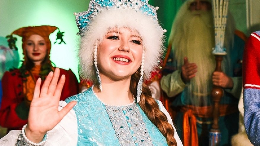 Главная картинка новости: Костромская Снегурочка отправилась в новогодний тур по России
