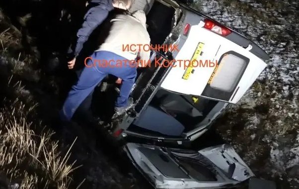ЧП на трассе под Костромой: пассажирская маршрутка съехала в кювет