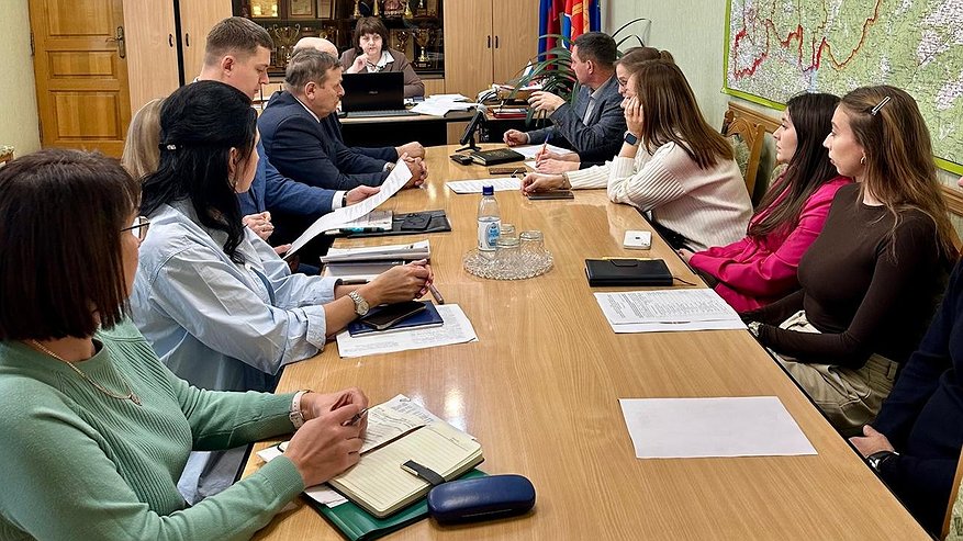 Главная картинка новости: В Шарье представили новый дизайн городских урн