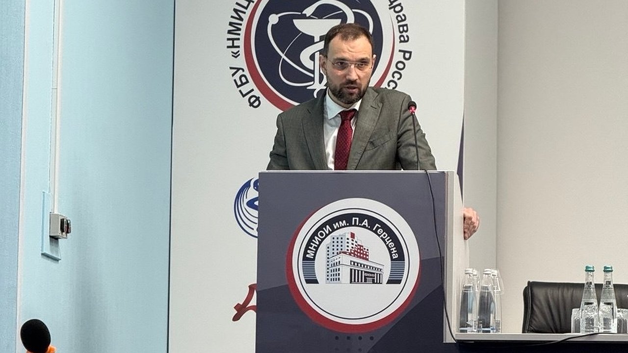 Главная картинка новости: Главный врач Костромского онкодиспансера защитил докторскую по метастазам печени