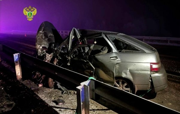 Два водителя погибли при сокрушительном столкновении машин в Костромской области