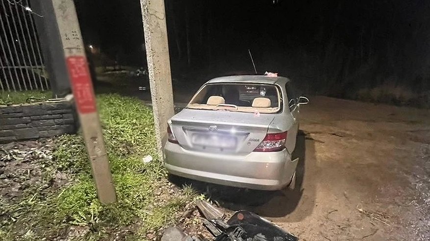 Главная картинка новости: В Костроме машина врезалась в столб: пострадали водитель, женщина и подросток