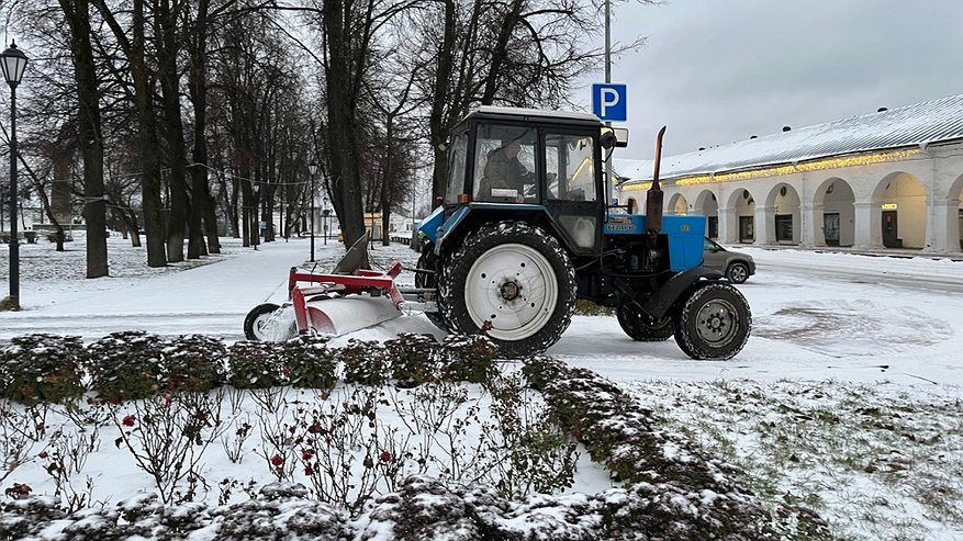 Главная картинка новости: В Костроме усилена противогололедная обработка