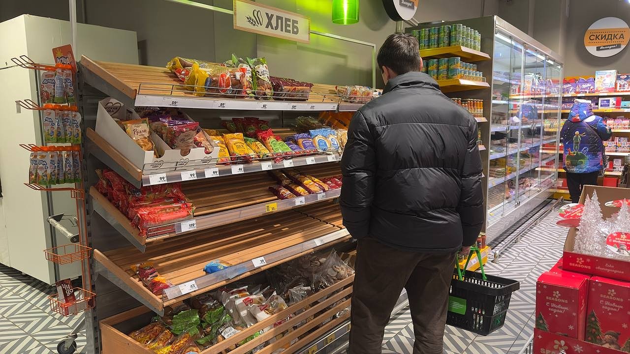 Главная картинка новости: Россиянин зашел в магазин в Польше — продавец заметил, что он русский и цена в чеке сразу стала другой: вот почему