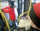 В Костроме мужчина устроил дебош с угрозами против несовершеннолетнего в автобусе