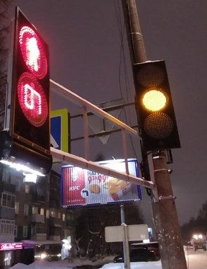 В Костроме заработали два новых светофора