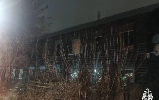 В Костроме пожар в расселенном двухэтажном доме тушили пять часов