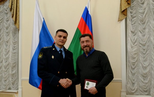 В Костроме наградили экс-пристава, продолжающего выполнять долг на передовой