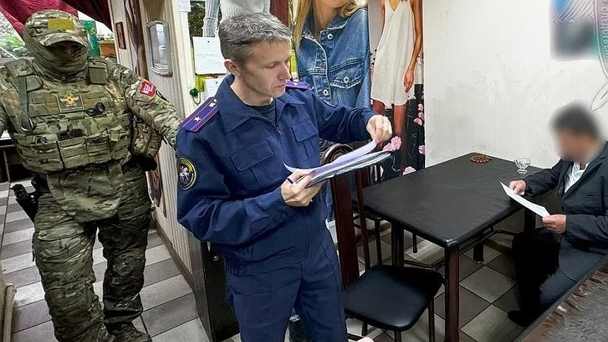 Главная картинка новости: В Костромской области мужчина фиктивно прописал сожителя дочери