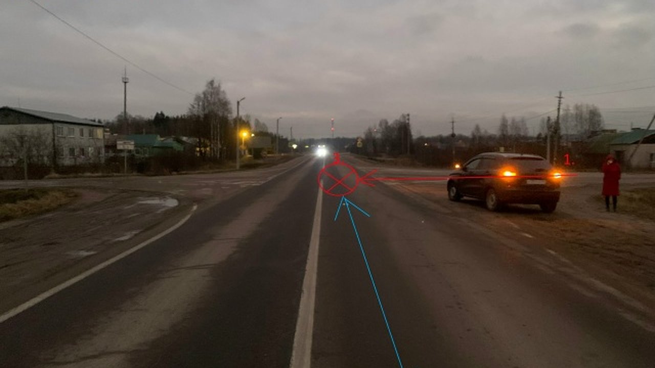 Главная картинка новости: В Костромской области столкнулись мопед и "Лада": есть пострадавшие