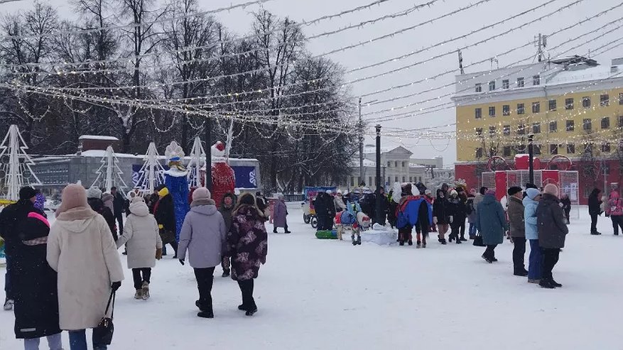 Главная картинка новости: Костромичи онлайн выберут лучший новогодний дизайн города в январе 2026 года