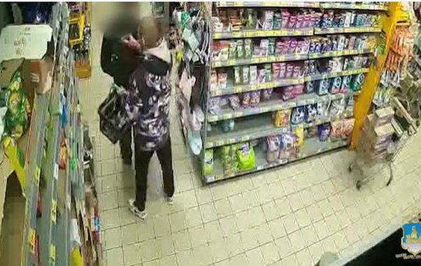 В Костромской области задержана группа из восьми иностранцев, обчищавших магазины