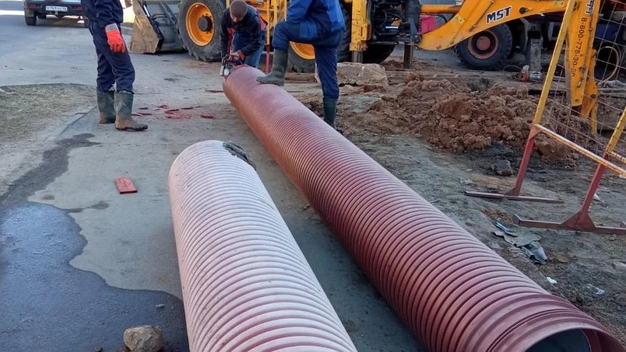 Главная картинка новости: В Костроме строят новые сети ливневой канализации