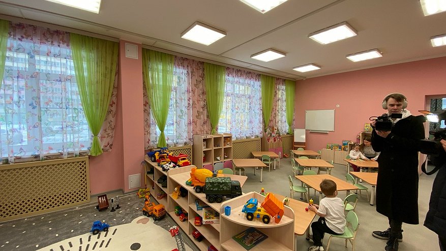 Главная картинка новости: 13 групп в детсадах и 8 классов в школах Костромы закрыты на карантин