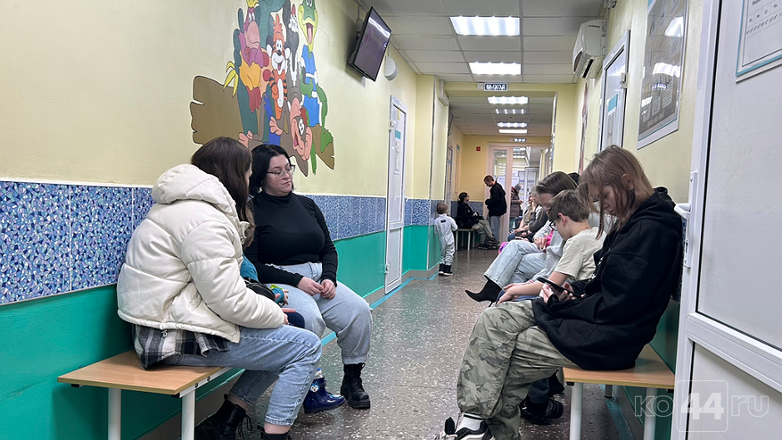 Главная картинка новости: Очереди к эндокринологу и 1000 вакансий: почему в Костромской области трудно попасть к врачу