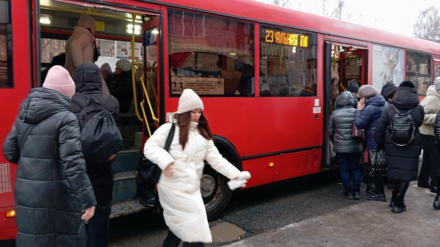 Главная картинка новости: В Костромской области после жалоб жителей изменили систему оплаты проезда на автобусах