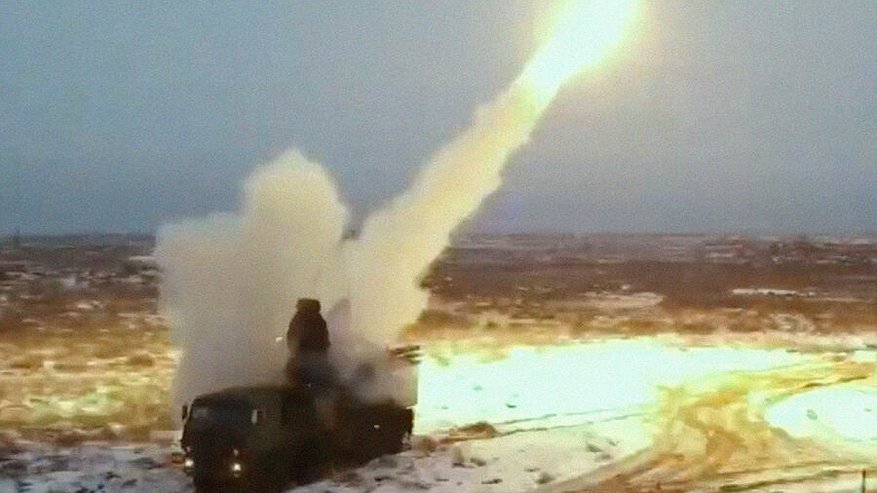 Главная картинка новости: Над Россией за ночь сбили 90 беспилотников