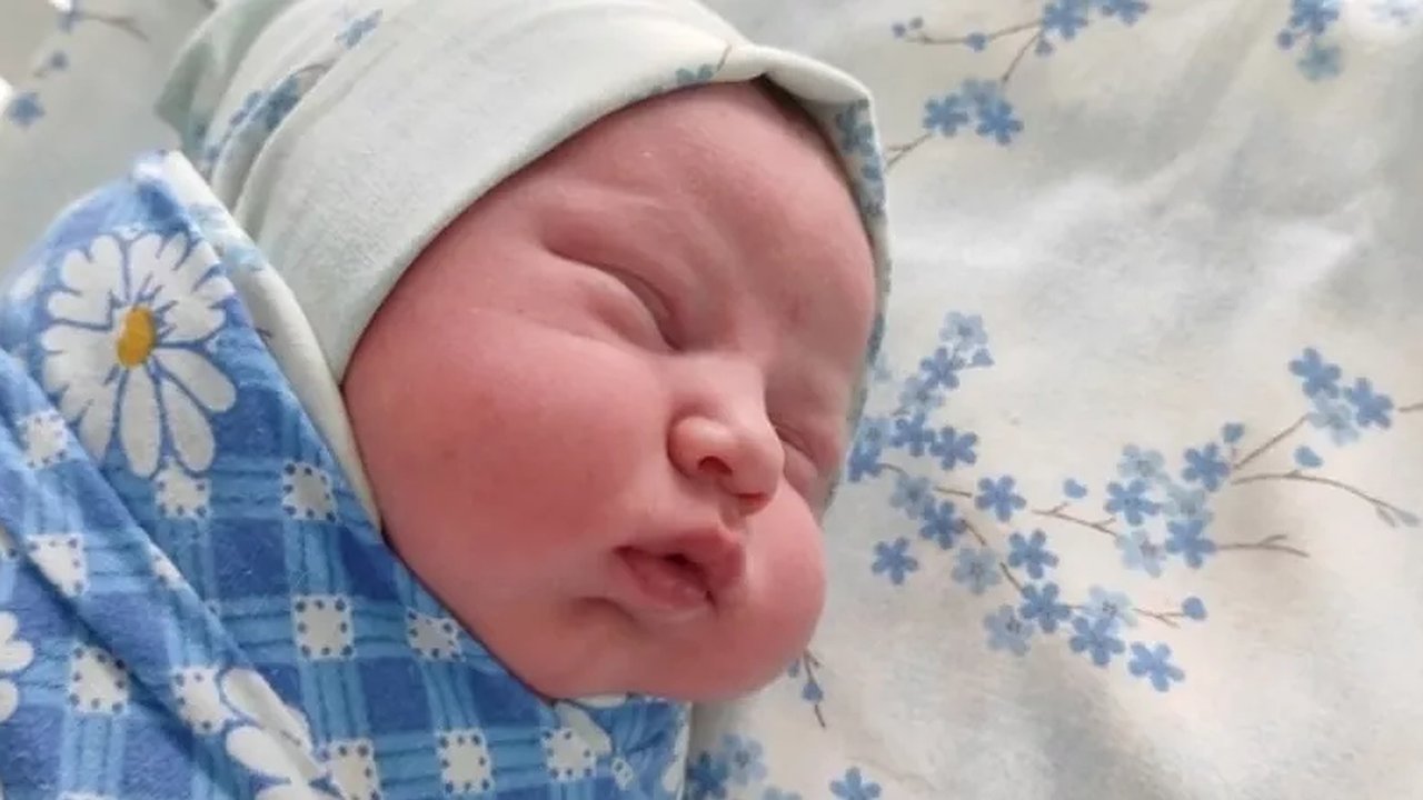 Главная картинка новости: «Справедливый человек», «Божий суд»: в Костромской области многодетные родители назвали ребенка древнееврейским именем