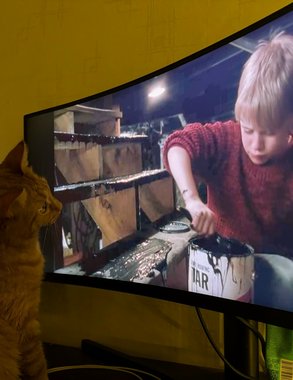 Создаем праздничное настроение дома: что посмотреть и послушать в новогодние каникулы