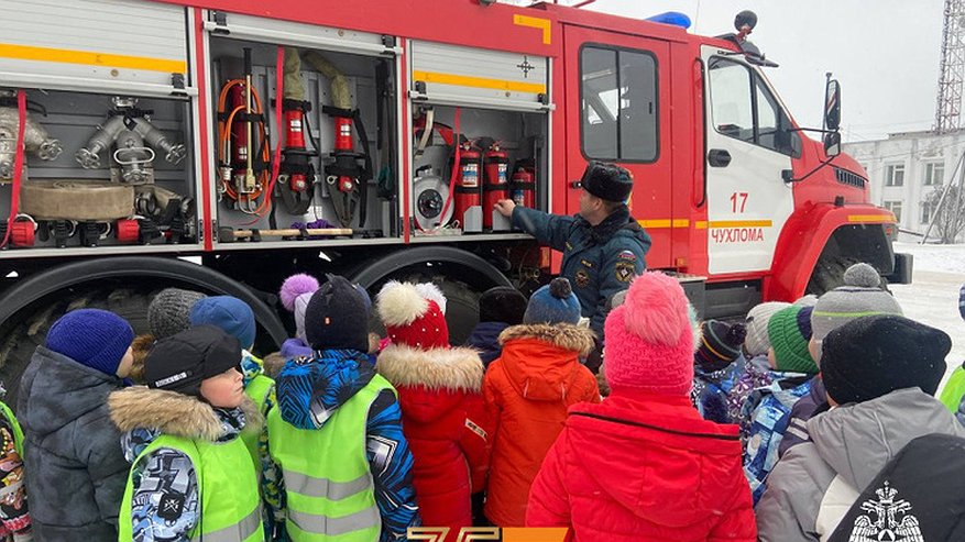Главная картинка новости: В Костромской области автопарк МЧС пополнился четырьмя машинами