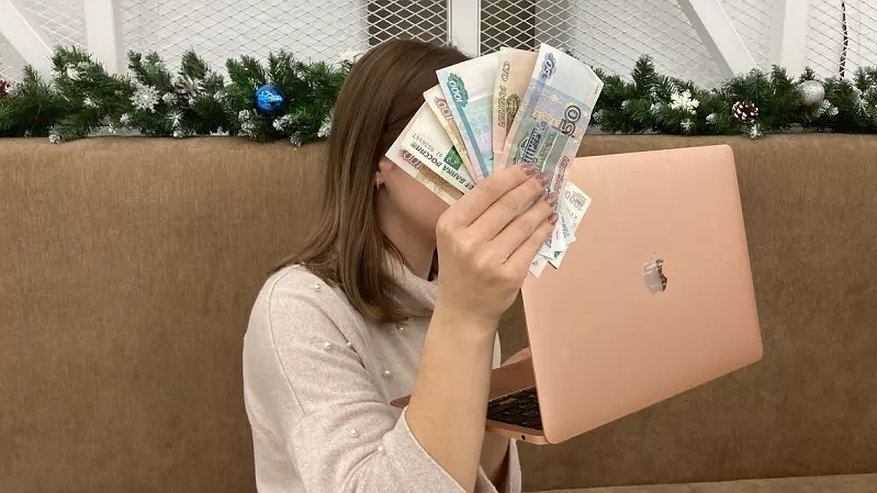 Главная картинка новости: Костромским семьям заранее стали поступать детские пособия за декабрь