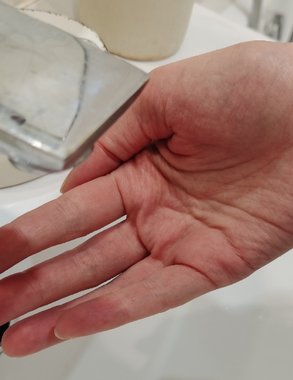 "Вместо зайчика ребенок пойдет на утренник домовым": жители Заволжья в Костроме жалуются, что воду в домах так и не включили