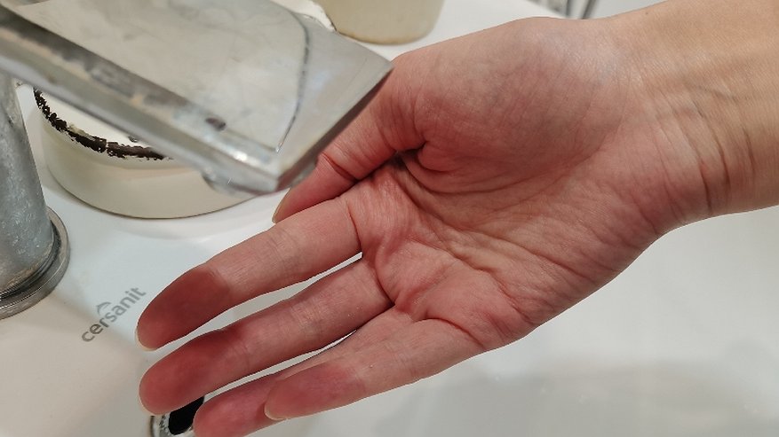 Главная картинка новости: "Вместо зайчика ребенок пойдет на утренник домовым": жители Заволжья в Костроме жалуются, что воду в домах так и не включили