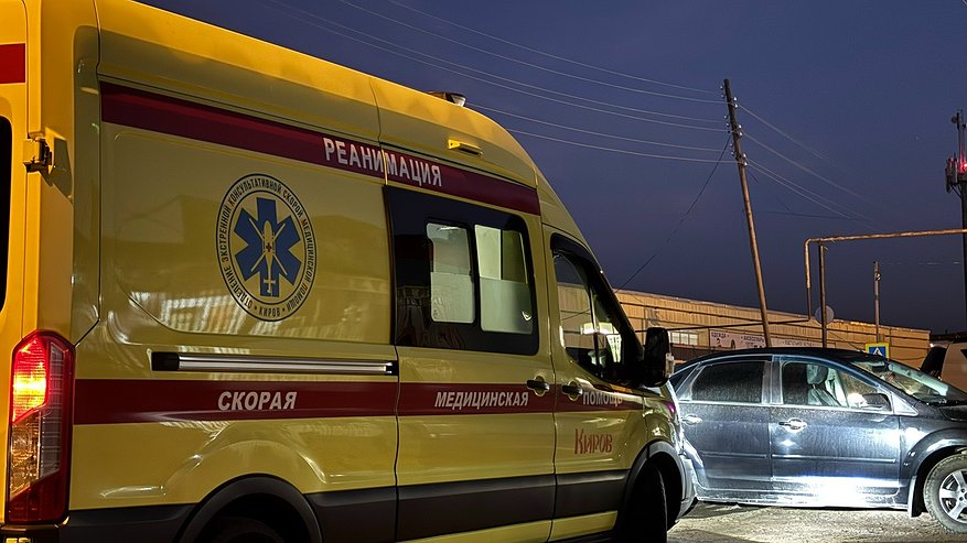 Главная картинка новости: На мосту через реку Кострома столкнулись две иномарки: есть пострадавшие