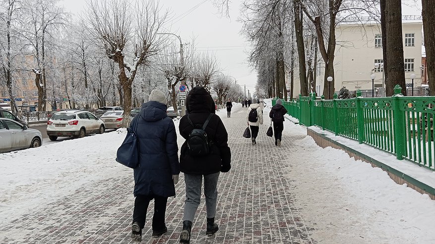 Главная картинка новости: От каких людей стоит держаться подальше: мудрая мысль философа Жан-Поля Сартра