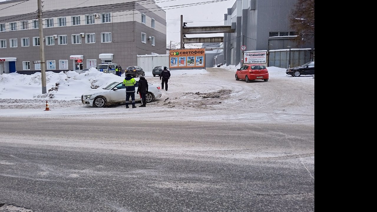 Главная картинка новости: «Не хотите рассказать, куда едете?»: почему сотрудники ДПС начали чаще задавать этот вопрос - как правильно ответить