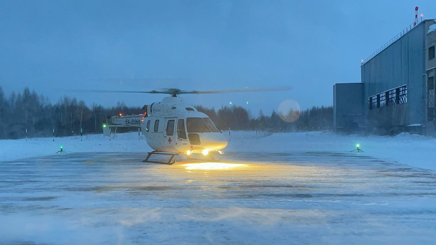 Главная картинка новости: В новогоднюю ночь санавиация доставила в Кострому пациента из Шарьи с острым сердечным приступом