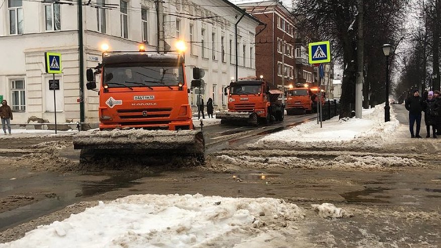 Главная картинка новости: В Костромской области удвоили силы, брошенные на борьбу со снегопадом