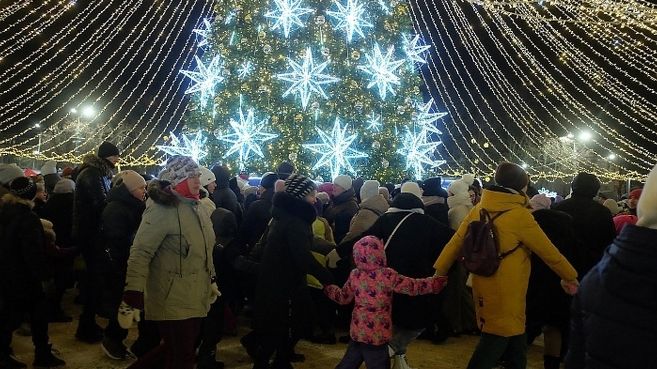 Главная картинка новости: Следующие новогодние каникулы длиной в 12 дней россиянам придется ждать шесть лет