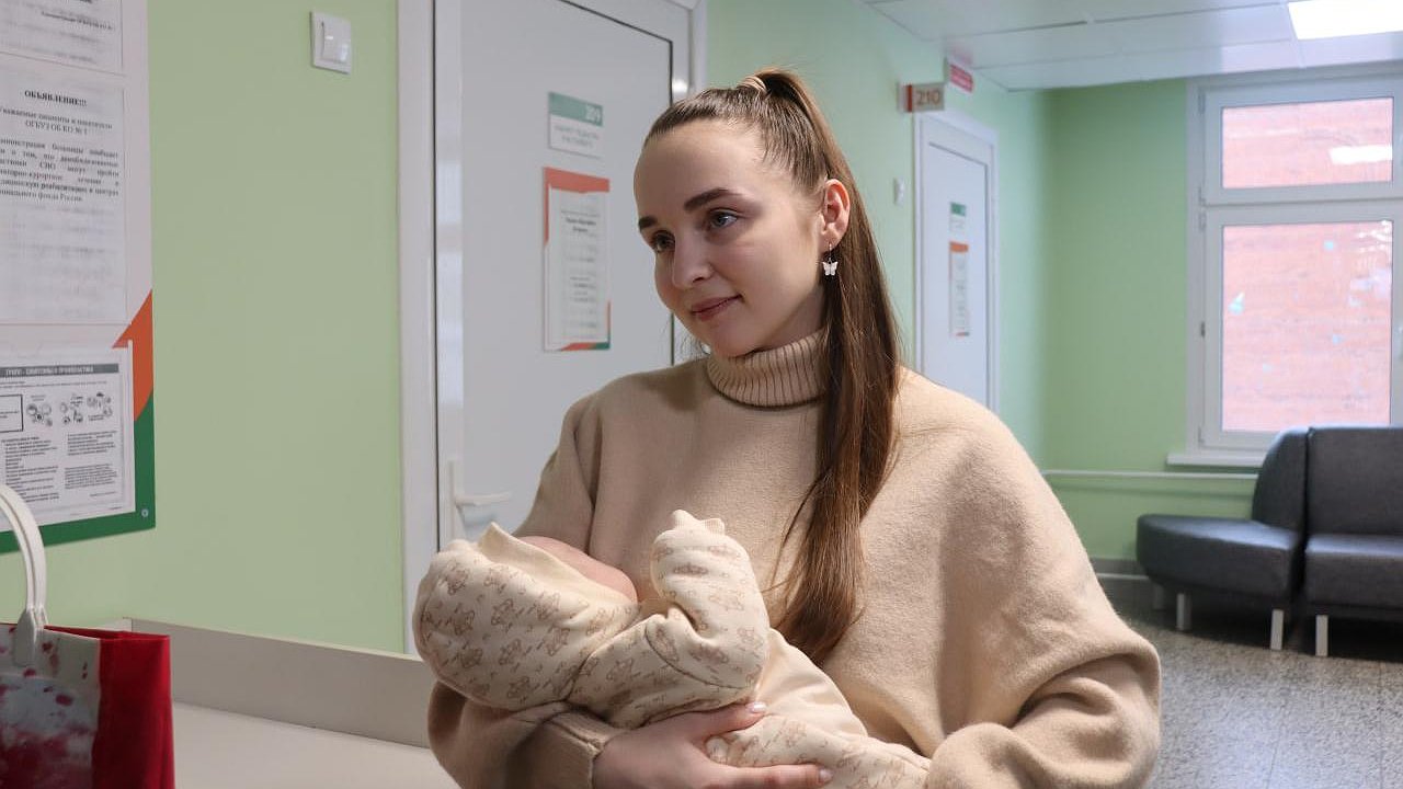 Главная картинка новости: В костромском поселке Новый завершили капремонт детской поликлиники