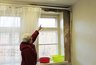 Миниатюра новости: Лед на стенах и вода в комнатах: костромичка заставила УК отремонтировать разрушающийся дом