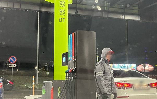 Жительница Костромы родила ребенка в машине на автозаправке