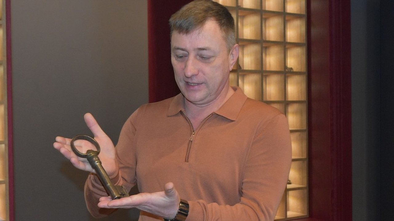 Главная картинка новости: В Костроме засияли отреставрированные рыбные ряды