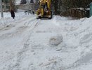 В Костроме трактор раз за разом заваливает путь к детскому саду
