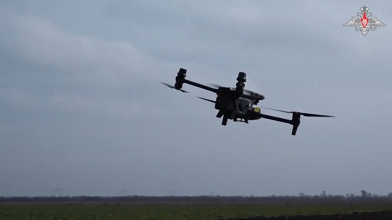 Главная картинка новости: ПВО ночью уничтожила почти 20 украинских БПЛА