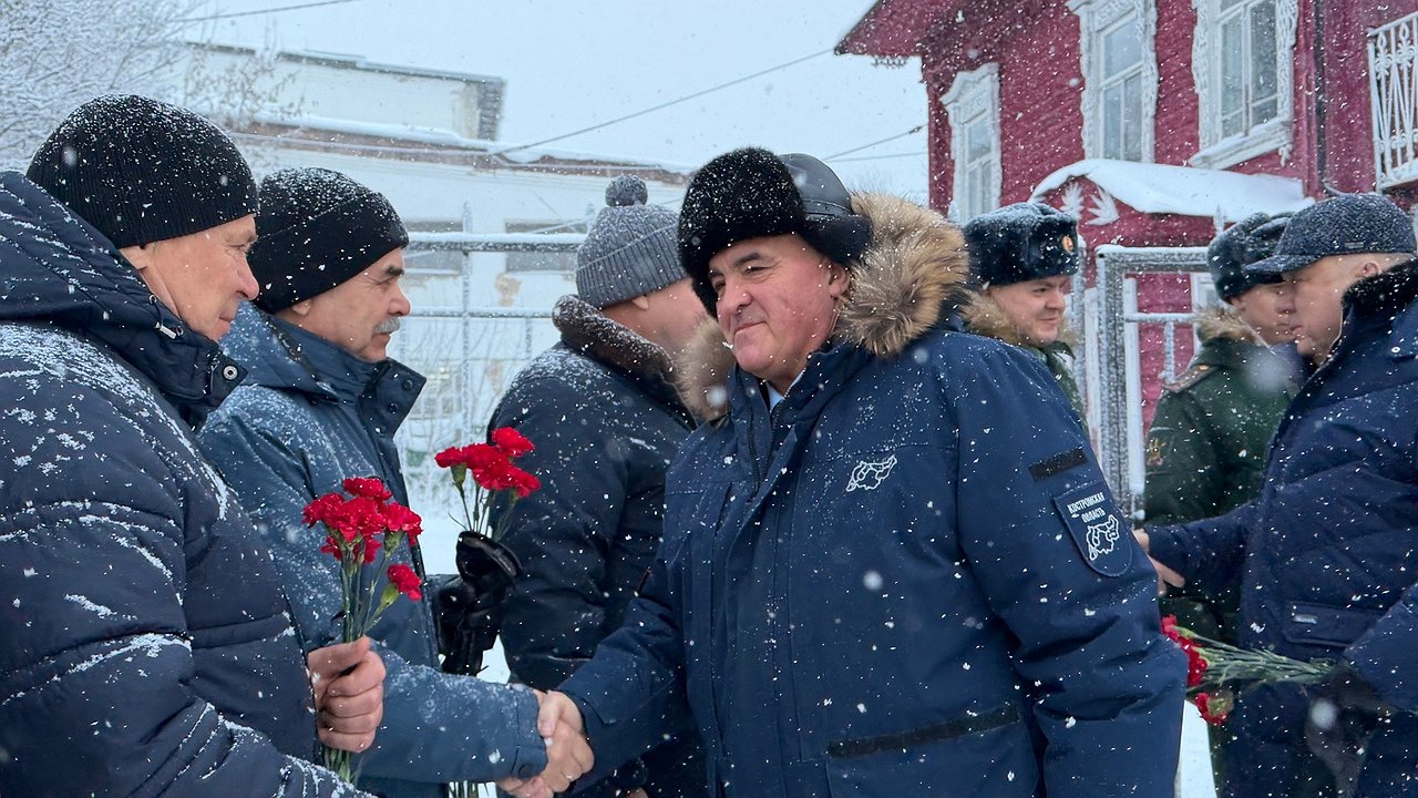 Главная картинка новости: Костромской губернатор отчитал синоптиков и обвинил их в лишних расходах