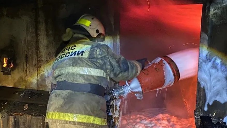 Главная картинка новости: В Красносельском районе потушили пожар в частном жилом доме